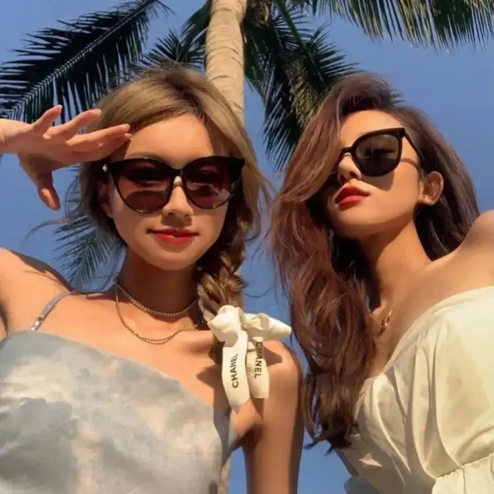 左撇子女人